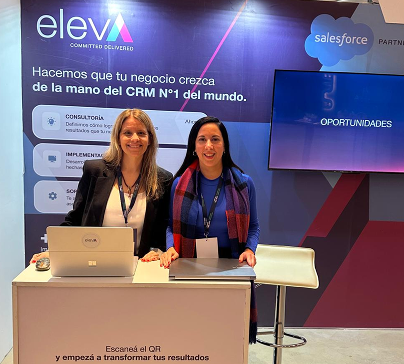 Equipo de Eleva en evento